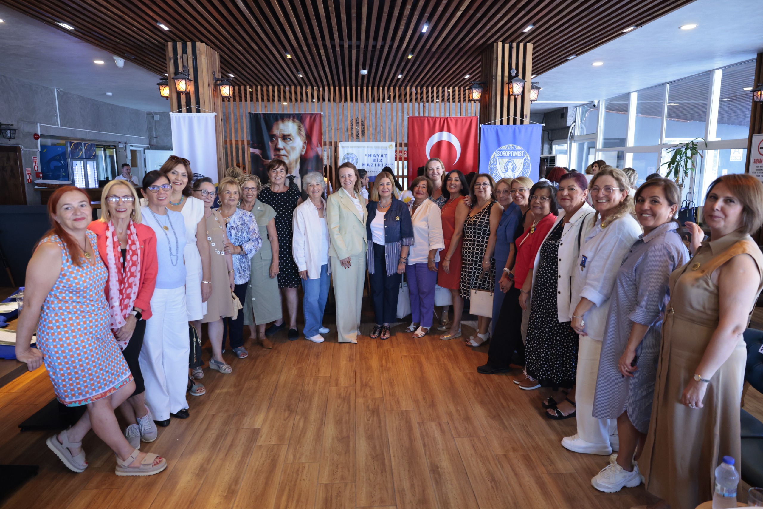 Başkan Mutlu, Geleceğin Kadın Liderleriyle Buluştu